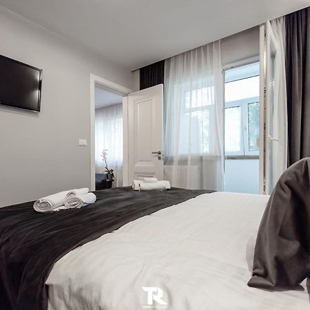 Appartamento Terra Suceava Esterno foto