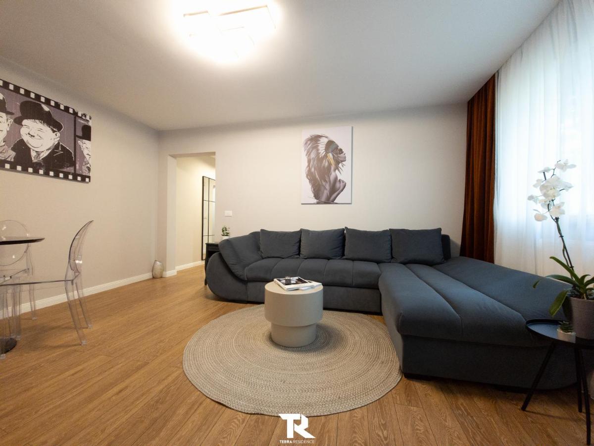 Appartamento Terra Suceava Esterno foto