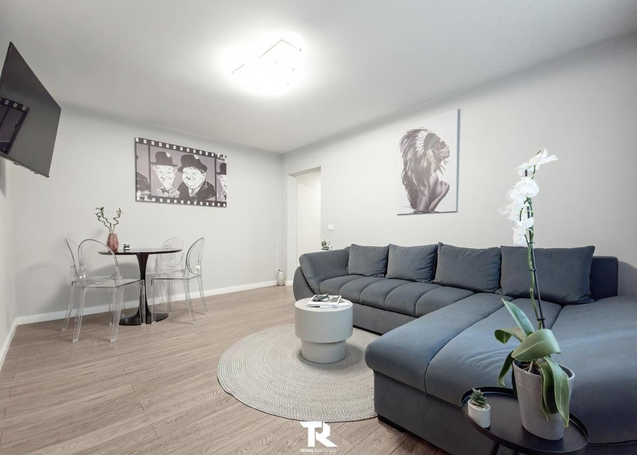 Appartamento Terra Suceava Esterno foto