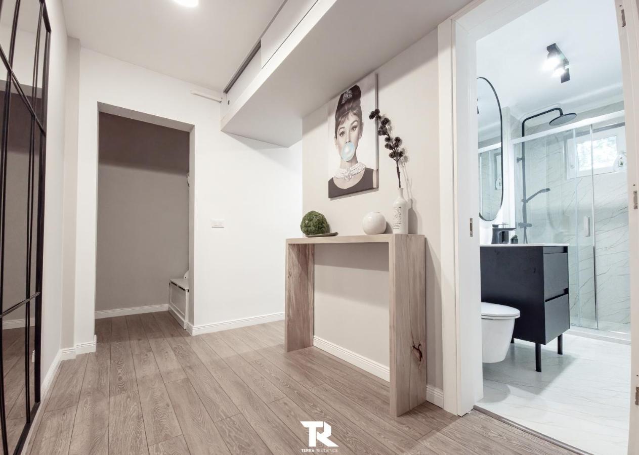 Appartamento Terra Suceava Esterno foto