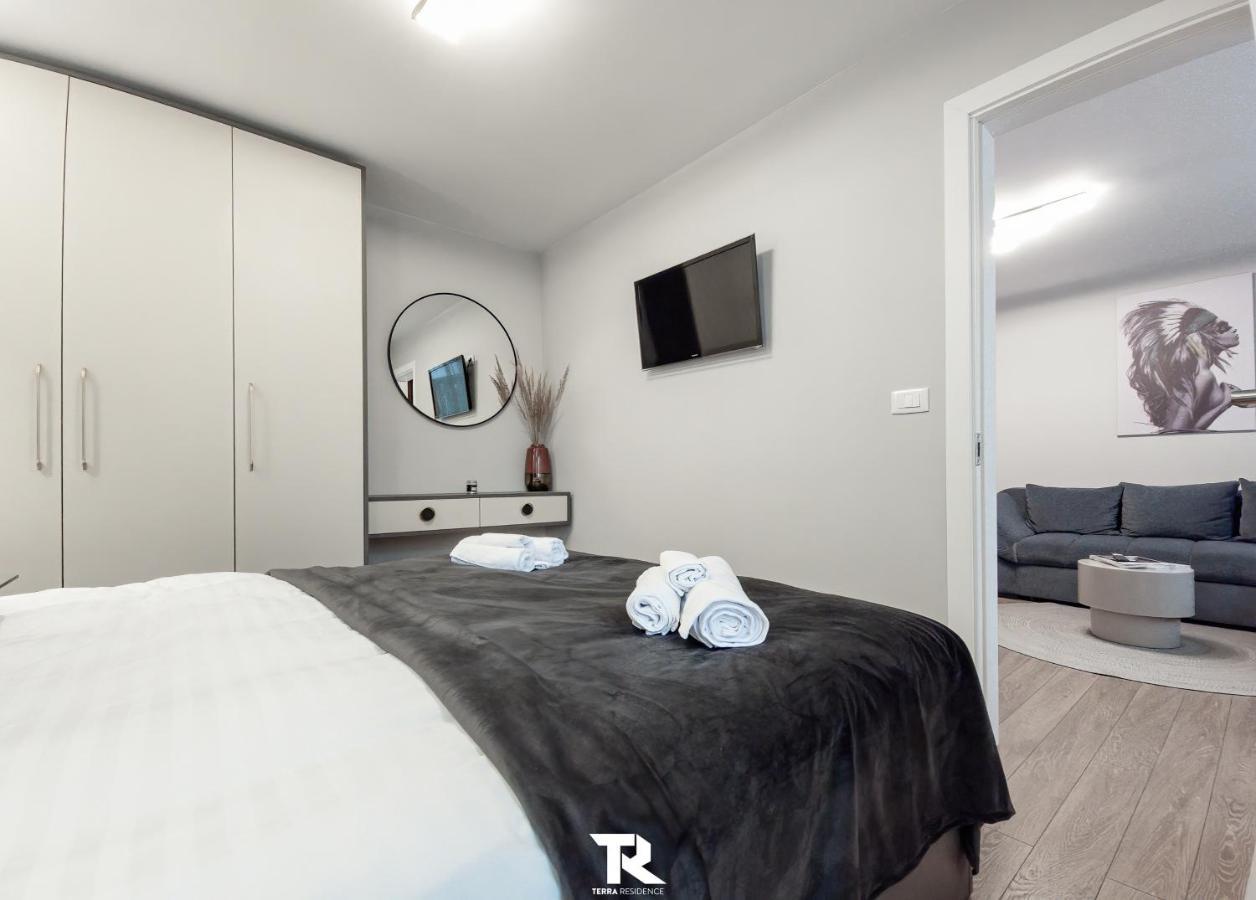 Appartamento Terra Suceava Esterno foto